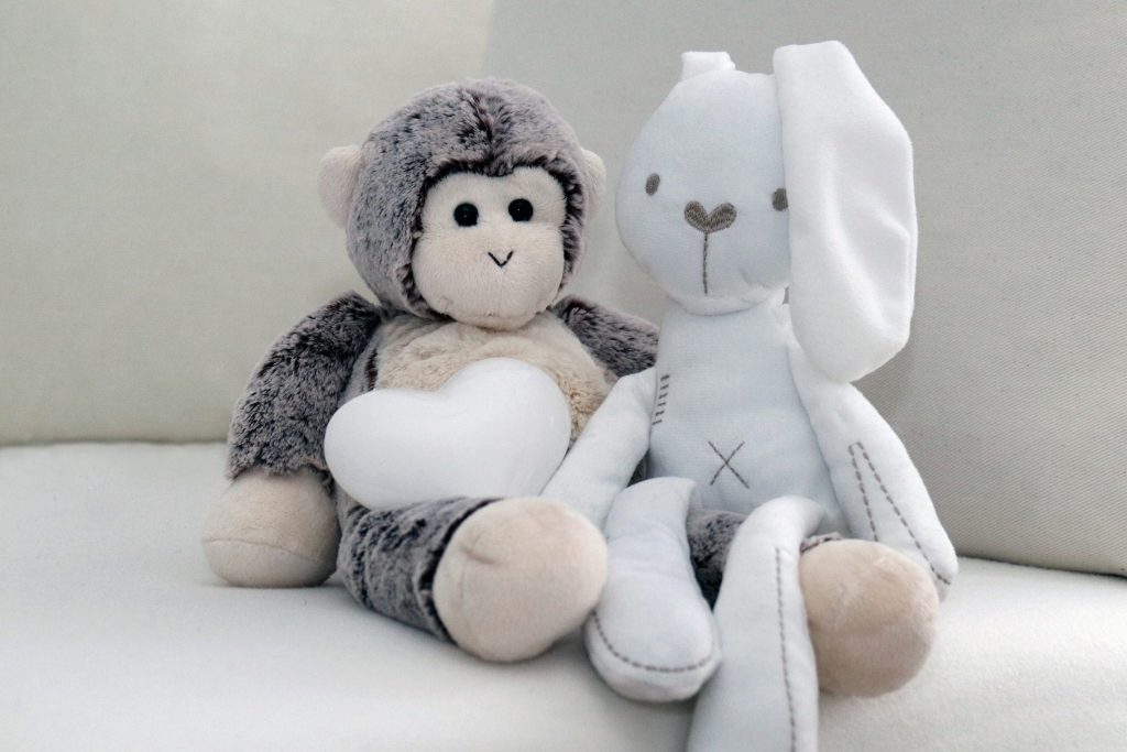 Peluche singe et lapin