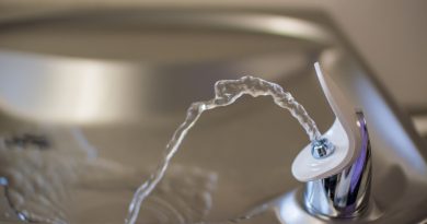 Les obligations légales d’une entreprise pour garantir l’accès à l’eau à ses salariés